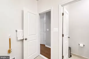 8045 Crescent Park Dr, Gainesville, VA 20155 - Photo 25
