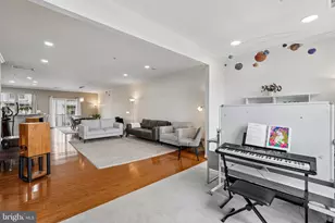 8045 Crescent Park Dr, Gainesville, VA 20155 - Photo 19
