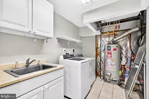 6853 Hollow Glen Ct, Gainesville, VA 20155 - Photo 53