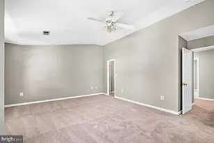 6853 Hollow Glen Ct, Gainesville, VA 20155 - Photo 29