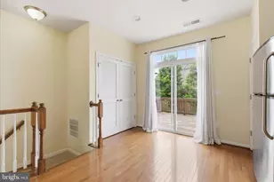 15704 John Diskin Cir, Woodbridge, VA 22191 - Photo 7