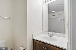 15704 John Diskin Cir, Woodbridge, VA 22191 - Photo 31