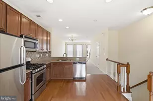15704 John Diskin Cir, Woodbridge, VA 22191 - Photo 11