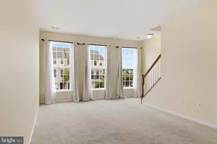 15704 John Diskin Cir, Woodbridge, VA 22191 - Photo 13