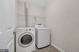 2293 Merseyside Dr, Woodbridge, VA 22191 - Photo 7