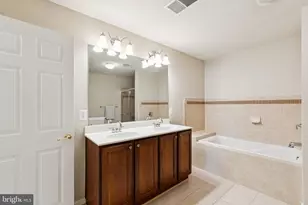 2807 Chinkapin Oak Ln, Woodbridge, VA 22191 - Photo 19