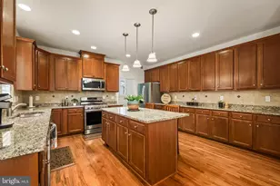 16408 Chattanooga Ln, Woodbridge, VA 22191 - Photo 5