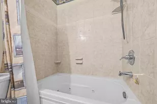 15203 Valley Stream Dr, Woodbridge, VA 22191 - Photo 19