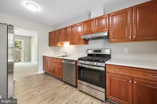 7505 Campbell Ct, Manassas, VA 20109 - Photo 11