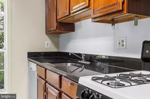 11976 Cardamom Dr, Woodbridge, VA 22192 - Photo 9