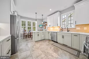 13732 Heritage Valley Way, Gainesville, VA 20155 - Photo 5
