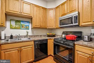 13806 Breezy Ridge Way, Woodbridge, VA 22191 - Photo 17