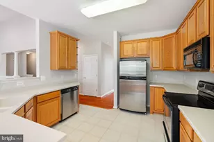 17633 Four Seasons Dr, Dumfries, VA 22025 - Photo 17