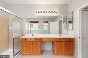 17633 Four Seasons Dr, Dumfries, VA 22025 - Photo 25