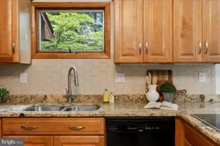 12212 Woodlark Ct, Manassas, VA 20112 - Photo 17