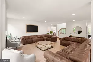 5606 Beachview Creek Dr, Woodbridge, VA 22192 - Photo 11
