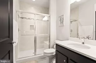 5606 Beachview Creek Dr, Woodbridge, VA 22192 - Photo 19