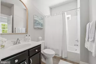 17942 Woods View Dr, Dumfries, VA 22026 - Photo 29