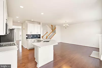 7056 Courtyard Way, Haymarket, VA 20169 - Photo 5
