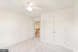 7056 Courtyard Way, Haymarket, VA 20169 - Photo 15