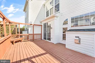 7056 Courtyard Way, Haymarket, VA 20169 - Photo 11