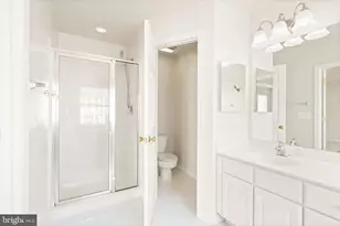 7056 Courtyard Way, Haymarket, VA 20169 - Photo 25