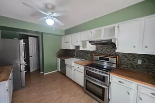 12104 Winona Dr, Woodbridge, VA 22192 - Photo 9