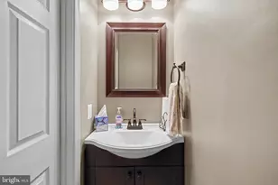 10111 Trumpet Vine Ct, Manassas, VA 20110 - Photo 25
