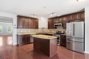 15360 Kensington Park Dr, Woodbridge, VA 22191 - Photo 11
