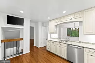 2597 Tree House Dr, Woodbridge, VA 22192 - Photo 15