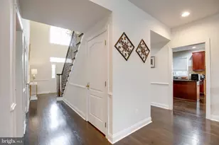 15613 Village Cove Pl, Haymarket, VA 20169 - Photo 9