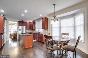 15613 Village Cove Pl, Haymarket, VA 20169 - Photo 25
