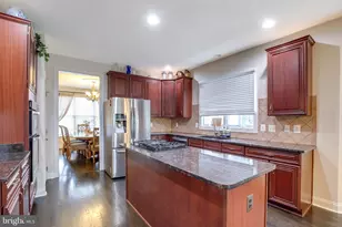 15613 Village Cove Pl, Haymarket, VA 20169 - Photo 17
