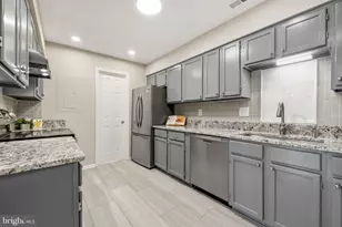 10466 Paradise Ct, Manassas, VA 20109 - Photo 13