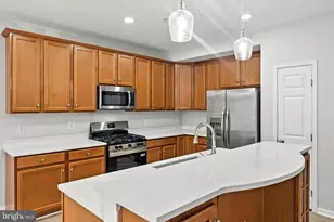 2370 Merseyside Dr, Woodbridge, VA 22191 - Photo 25