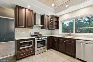2802 Noble Fir Ct, Woodbridge, VA 22192 - Photo 11