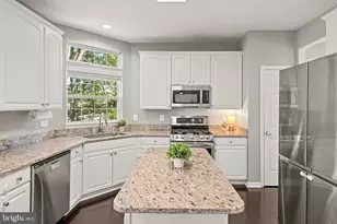9603 Flametree Ct, Manassas, VA 20110 - Photo 5