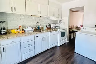 2909 Wetherburn Ct, Woodbridge, VA 22191 - Photo 3