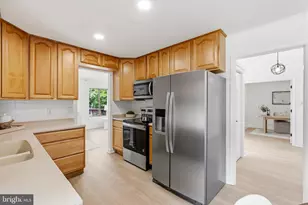 12307 Mulberry Ct, Woodbridge, VA 22192 - Photo 17
