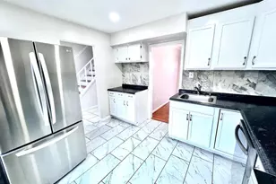 1338 Redbud Ct, Woodbridge, VA 22191 - Photo 3