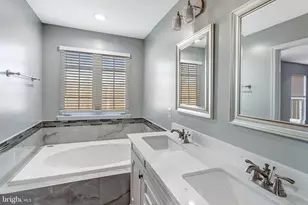 2594 Sylvan Moor Ln, Woodbridge, VA 22191 - Photo 19