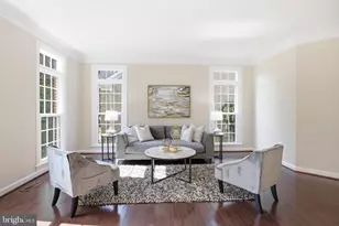 4759 Charter Ct, Woodbridge, VA 22192 - Photo 3