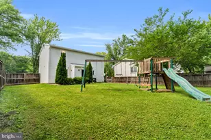 5566 St Charles Dr, Woodbridge, VA 22193 - Photo 37