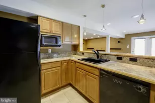 4689 Occoquan Overlook, Woodbridge, VA 22192 - Photo 25