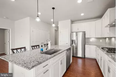 6765 Azalea Garden Lane, Haymarket, VA 20169 - Photo 7