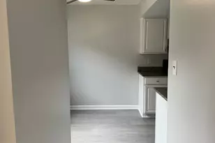 2023 Mayflower Dr, Woodbridge, VA 22192 - Photo 5