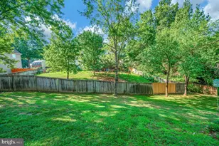 18849 Beaten Path Ct, Triangle, VA 22172 - Photo 5