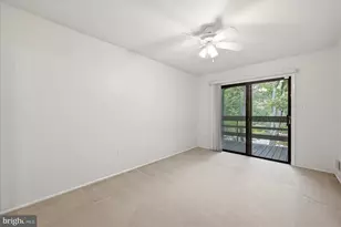 12304 Persimmon Pl, Woodbridge, VA 22192 - Photo 11