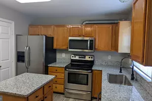 1875 Tiger Lily Cir, Woodbridge, VA 22192 - Photo 7