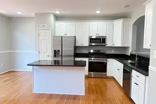 14216 Legend Glen Ct, Gainesville, VA 20155 - Photo 3